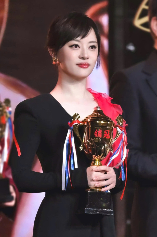 Cuộc so kè gay cấn giữa Tôn Lệ, Dương Mịch và Dương Tử - Ảnh 1.