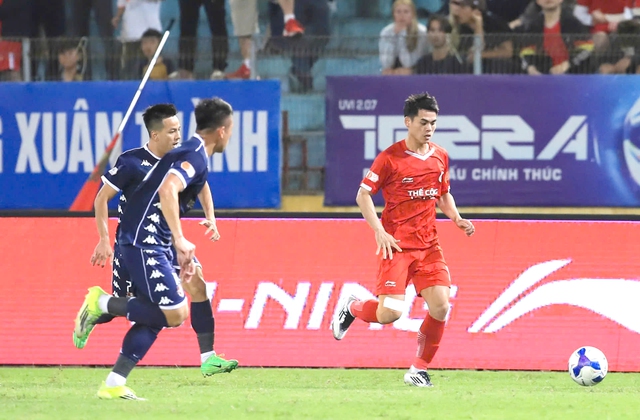 CLB Thể Công Viettel bám đuổi quyết liệt- Ảnh 1. CLB Thể Công Viettel bám đuổi quyết liệt- Ảnh 1.