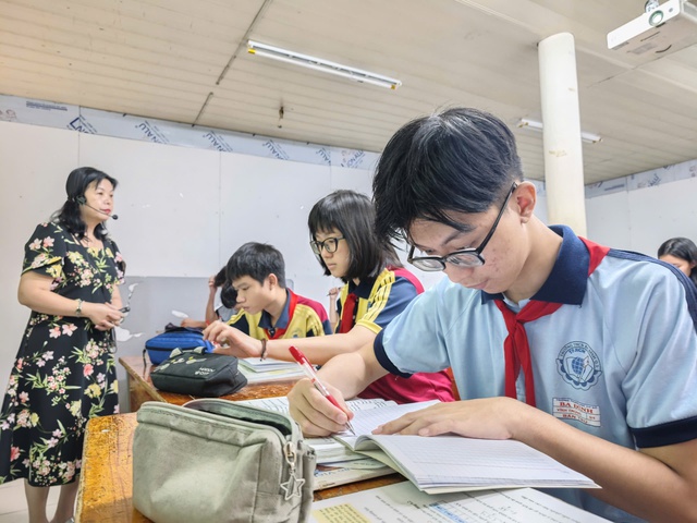 Áp lực tuyển sinh lớp 10 tại TP.HCM năm đầu sau sáp nhập - Ảnh 1.