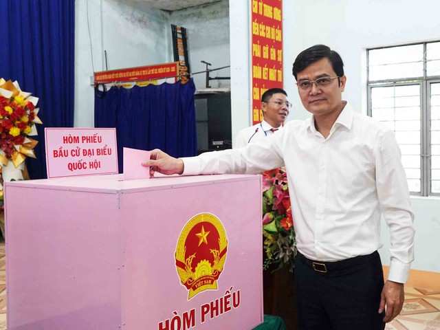 Ng&agrave;y hội bầu cử 2026: Cử tri n&ocirc; nức tham gia bầu cử tr&ecirc;n khắp cả nước - Ảnh 3.