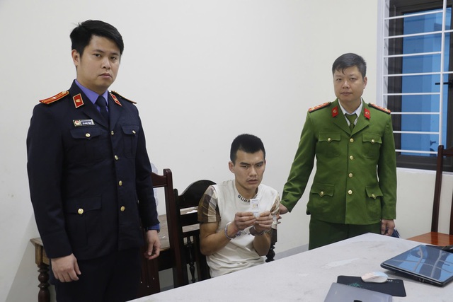 Bắt nghi phạm xông vào nhà cướp dây chuyền vàng- Ảnh 1. Bắt nghi phạm xông vào nhà cướp dây chuyền vàng- Ảnh 1.