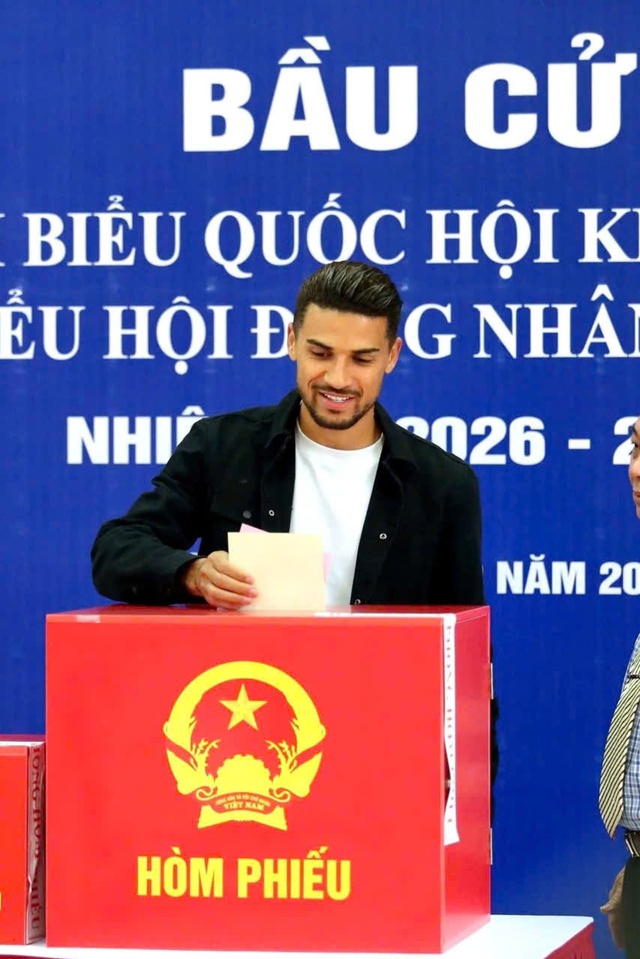 Trách nhiệm lớn lao với Tổ quốc Việt Nam- Ảnh 3. Trách nhiệm lớn lao với Tổ quốc Việt Nam- Ảnh 3.