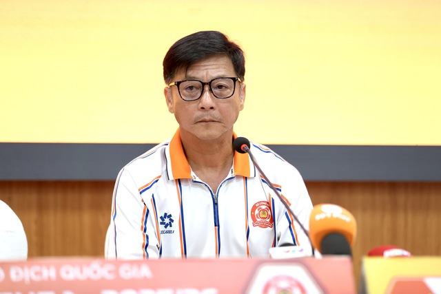 Tân HLV Trần Tiến Đại chấp nhận thua nhưng không đổ lỗi, HLV Huỳnh Đức tiết lộ 'sốc' về Tiến Linh- Ảnh 2. Tân HLV Trần Tiến Đại chấp nhận thua nhưng không đổ lỗi, HLV Huỳnh Đức tiết lộ 'sốc' về Tiến Linh- Ảnh 2.