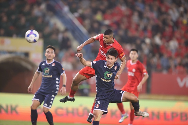 Lucao tỏa sáng, Thể Công Viettel thắng nhọc CLB Hải Phòng- Ảnh 1. Lucao tỏa sáng, Thể Công Viettel thắng nhọc CLB Hải Phòng- Ảnh 1.
