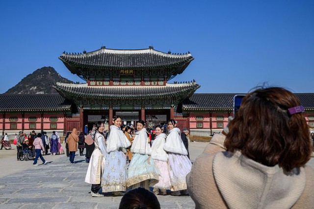 Hàn Quốc nới lỏng cấp thị thực cho du khách Việt Nam- Ảnh 1. Hàn Quốc nới lỏng cấp thị thực cho du khách Việt Nam- Ảnh 1.