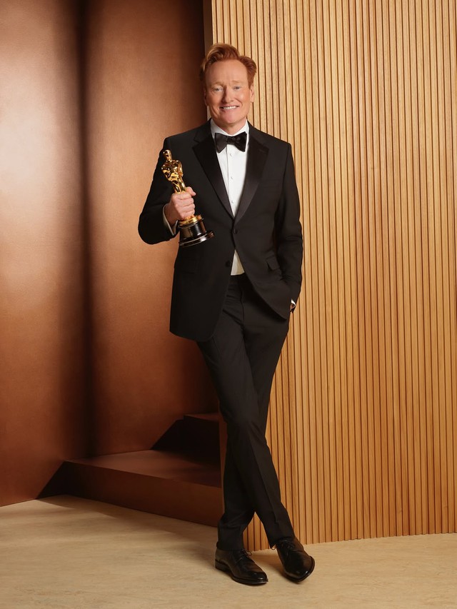 MC Conan O'Brien được trả thù lao bao nhiêu khi 'cầm trịch' Oscar 2026 - Ảnh 1.