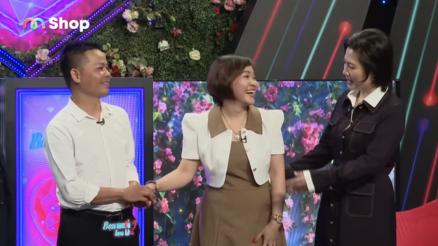 Quyền Linh phấn khích khi 'trai tân' 44 tuổi mạnh dạn chinh phục mẹ đơn thân- Ảnh 4. Quyền Linh phấn khích khi 'trai tân' 44 tuổi mạnh dạn chinh phục mẹ đơn thân- Ảnh 4.