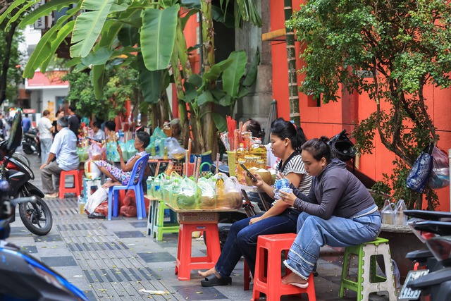 'ADN mở' TP.HCM: Khu phố Ấn Độ hơn 100 năm ở phường Bến Th&agrave;nh- Ảnh 1.