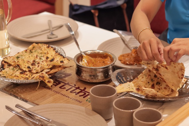 'ADN mở' TP.HCM: Khu phố Ấn Độ hơn 100 năm ở phường Bến Th&agrave;nh- Ảnh 7.