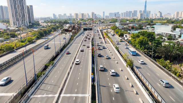 TP.HCM t&aacute;i cấu tr&uacute;c hạ tầng: X&aacute;c lập t&acirc;m điểm mới tại khu đ&ocirc;ng - Ảnh 1.