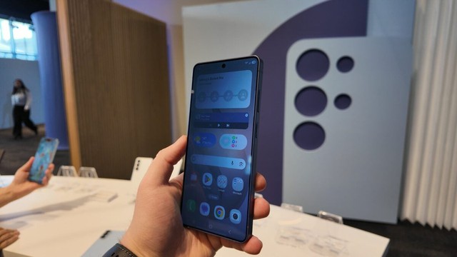 M&agrave;n h&igrave;nh chống nh&igrave;n trộm c&oacute; đến với Galaxy S25 qua One UI 8.5? - Ảnh 1.