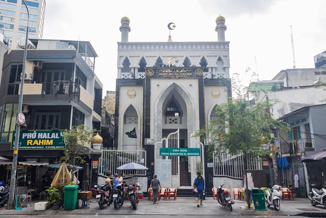 'ADN mở' TP.HCM: 'Phố Malaysia' độc bản trăm năm cạnh chợ Bến Th&agrave;nh- Ảnh 4.