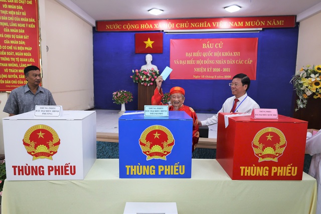 TP.HCM: 99% cử tri đi bầu, cuộc bầu cử diễn ra an toàn, đúng luật - Ảnh 1.