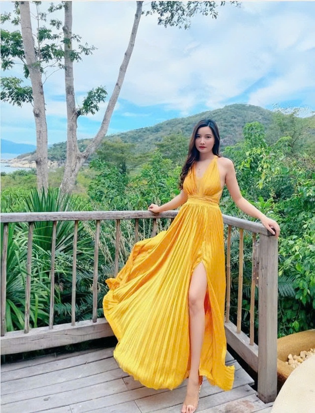 Hè rực rỡ cùng váy maxi giúp da sáng bật tông - Ảnh 2.