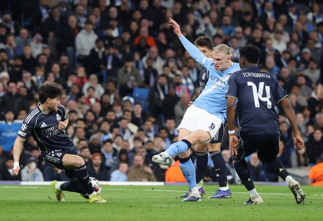 Real Madrid lần thứ 3 li&ecirc;n tiếp loại Man City, Arsenal đi tiếp nhờ thắng đẹp, Chelsea thất bại kh&oacute; tin- Ảnh 1.