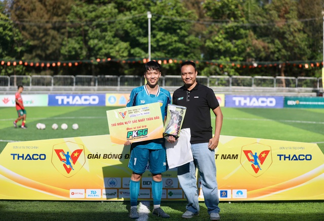 HLV Trường ĐH Công nghệ TP.HCM sáng suốt như Van Gaal, đánh bại cựu sao HAGL Đông Triều- Ảnh 3.