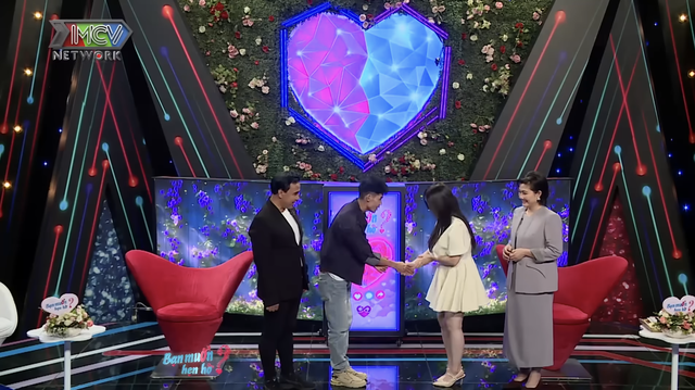 Quyền Linh tiếc nuối khi kiều Oanh từ chối thợ bánh vì lý do tôn giáo - Ảnh 4. Quyền Linh tiếc nuối khi kiều Oanh từ chối thợ bánh vì lý do tôn giáo - Ảnh 4.