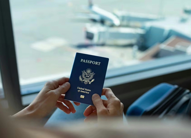 Mỹ giảm 80% ph&iacute; từ bỏ quốc tịch   - Ảnh 1.