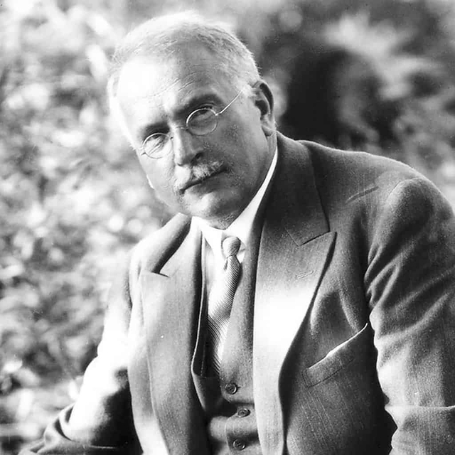 Tâm thức Á Đông qua góc nhìn nhà tâm lý học nổi tiếng Carl Gustav Jung - Ảnh 1.