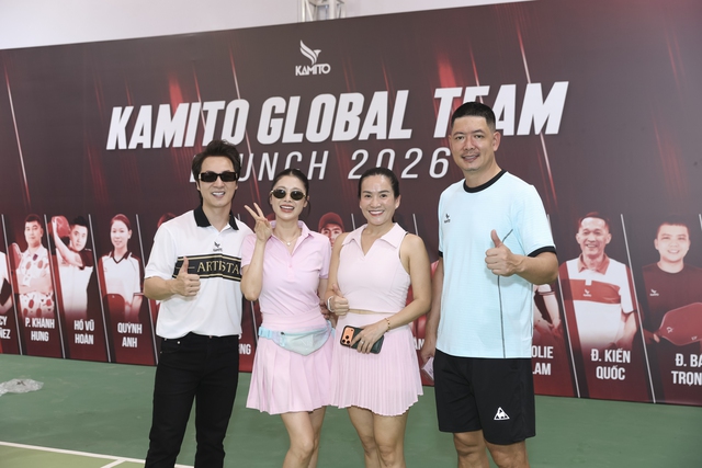 Cựu danh thủ Nguyễn Hồng Sơn xuất hiện trong ngày Lý Hoàng Nam đón đồng đội mới- Ảnh 4.