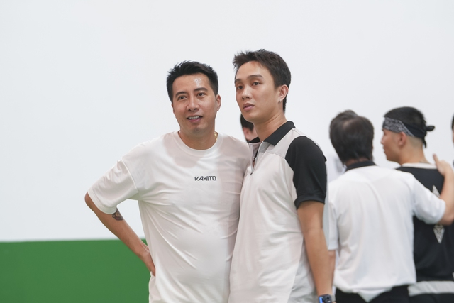 Cựu danh thủ Nguyễn Hồng Sơn xuất hiện trong ngày Lý Hoàng Nam đón đồng đội mới- Ảnh 7.