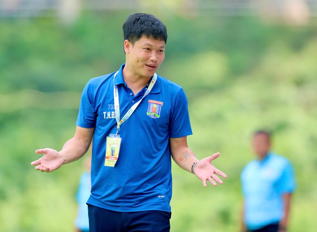 Trường CĐ FPT Polytechnic 0-0 Trường ĐH Công nghệ TP.HCM: Chờ HLV Đông Triều trổ tài - Ảnh 1.