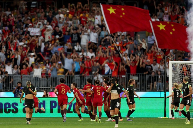 Sao Ngoại hạng Anh rực s&aacute;ng, &Uacute;c loại nh&agrave; v&ocirc; địch Trung Quốc để v&agrave;o chung kết ch&acirc;u &Aacute;- Ảnh 2.