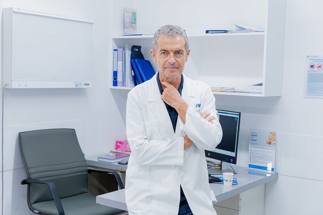 TS-BS Robert Riche: &lsquo;Robot da Vinci Xi gi&uacute;p tăng cơ hội bảo tồn thi&ecirc;n chức l&agrave;m mẹ&rsquo; - Ảnh 3.