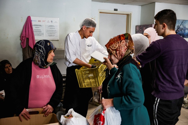 Cảnh báo 'nạn đói khủng khiếp' vì giá cả tăng cao do chiến sự Trung Đông - Ảnh 1.