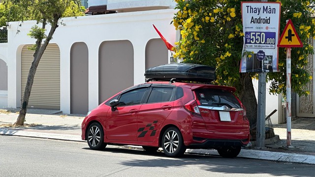 Trời nắng gắt, chọn chỗ đậu &ocirc; t&ocirc; sao cho hợp l&yacute;? - Ảnh 1.