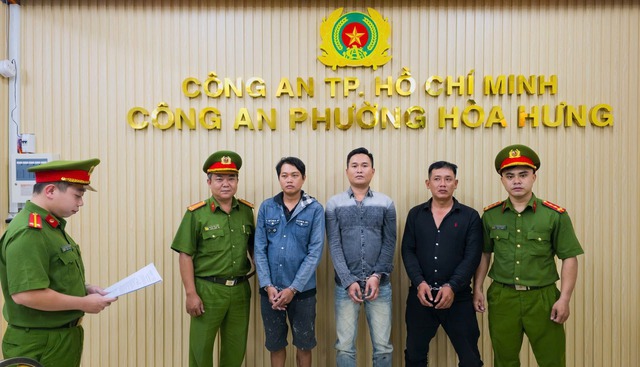 Tạm giữ 3 người đập ph&aacute; qu&aacute;n cơm ở TP . HCM Do m&acirc;u thuẫn nợ nần - Ảnh 1.