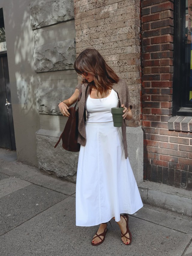 Mặc đẹp cả tuần từ bản phối với chân váy trắng huyền thoại - Ảnh 9.