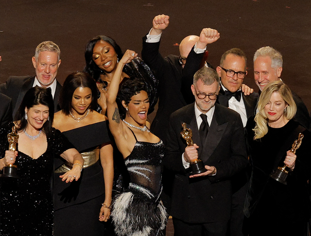 Một sao nữ và bảo vệ ẩu đả tại Oscar? - Ảnh 2.