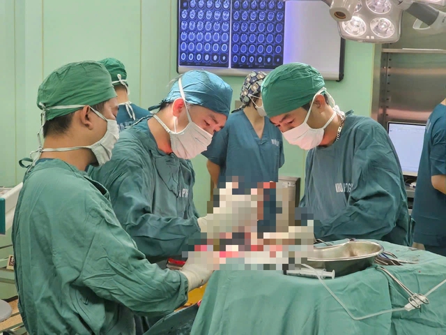Phẫu thuật cứu sống bệnh nhân chấn thương sọ não nặng tại Vũng Tàu - Ảnh 1.