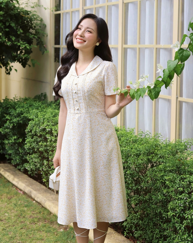 Váy hoa nhí dịu dàng, đẹp lãng mạn không thể thiếu mùa này - Ảnh 4.