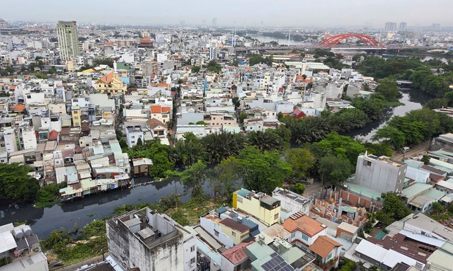 Rạch Xuy&ecirc;n T&acirc;m vướng mặt bằng hơn 1.200 hộ, Chủ tịch TP.HCM ra tối hậu thư - Ảnh 1.