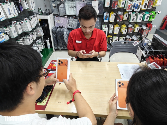 Mẫu iPhone duy nhất giữ vững giá sau 6 tháng mở bán - Ảnh 1.