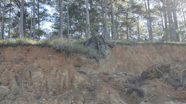 Đ&egrave;o Prenn l&ecirc;n Đ&agrave; Lạt vẫn tiềm ẩn nguy cơ sạt lở- Ảnh 6.