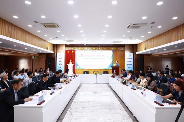 Chủ tịch Hội đồng Gi&aacute;o sư ng&agrave;nh luật n&ecirc;u nguy&ecirc;n nh&acirc;n đ&agrave;o tạo tiến sĩ... 7-8 năm   - Ảnh 2.