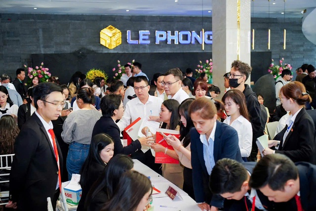 Doanh nghiệp bất động sản đối ph&oacute; với cơn 'b&atilde;o' l&atilde;i suất- Ảnh 1.