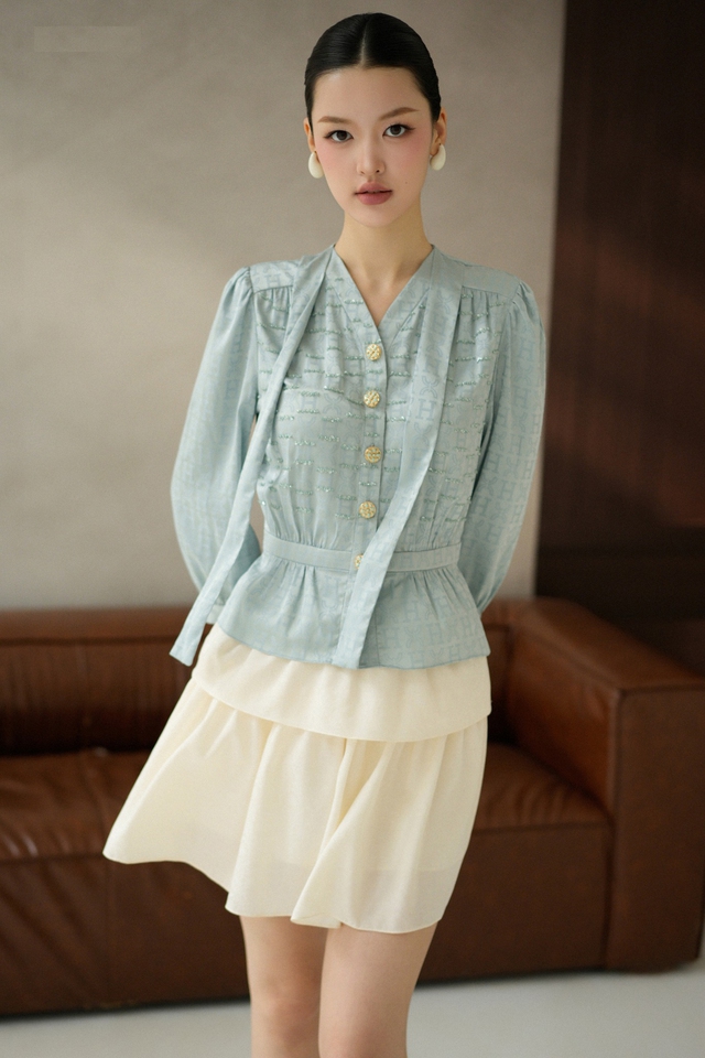 Quần shorts, chân váy ngắn, áo crop top mát mẻ phủ sóng tủ đồ công sở- Ảnh 1.