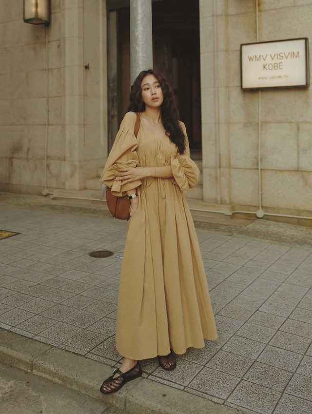 Nâng tầm khí chất từ trang phục tông màu be mang vẻ đẹp bền vững - Ảnh 3.