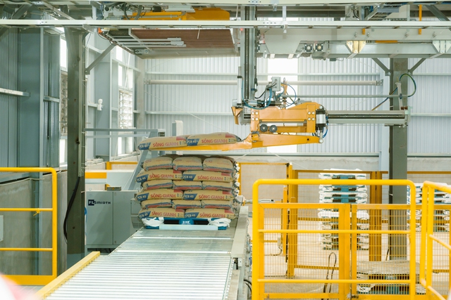 20 năm ph&aacute;t triển, Xi măng S&ocirc;ng Gianh đẩy mạnh chiến lược tăng trưởng xanh c&ugrave;ng SCG - Ảnh 1.