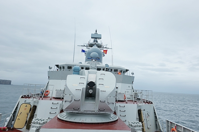 T&agrave;u hộ vệ t&ecirc;n lửa Quang Trung đến Jervis, sẵn s&agrave;ng cho duyệt binh t&agrave;u quốc tế - Ảnh 1.