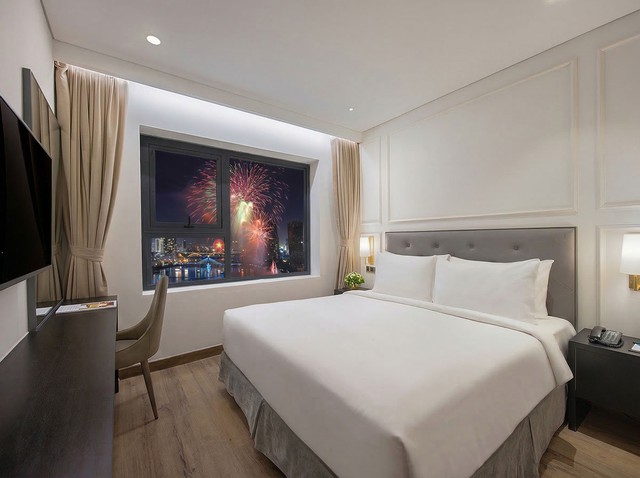 Wyndham Danang Golden Bay-Điểm ngắm ph&aacute;o hoa từ tr&ecirc;n cao trong m&ugrave;a lễ hội Đ&agrave; Nẵng - Ảnh 1.