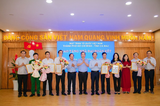 Saigontourist Group trao tặng ph&iacute; x&acirc;y dựng 02 căn nh&agrave; Đại đo&agrave;n kết tại tỉnh C&agrave; Mau - Ảnh 1.