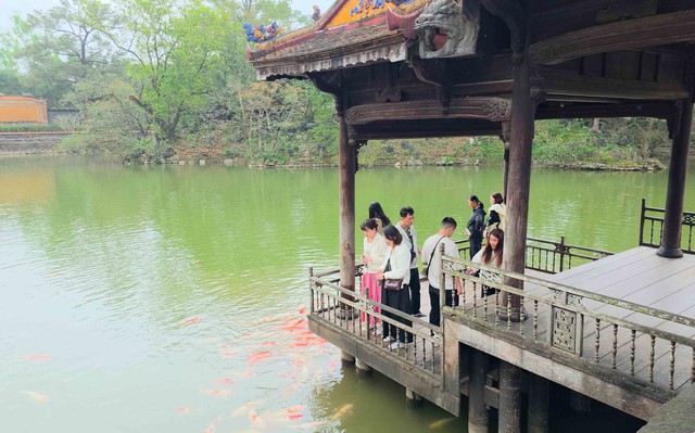 G&oacute;p nhặt t&igrave;m hiểu lịch sử Việt: Cuộc tri ngộ vua t&ocirc;i- Ảnh 1.