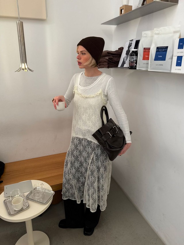 Mặc đồ xuyên thấu không hề phản cảm, quan trọng là bạn biết cách này - Ảnh 5.