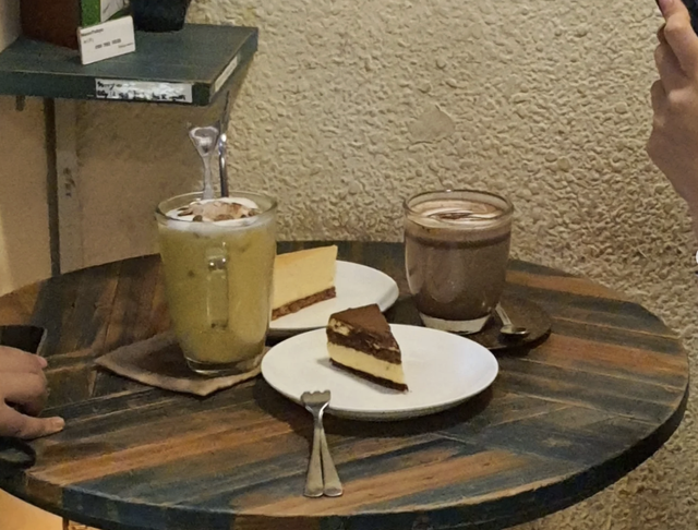 Th&ocirc;ng b&aacute;o đ&oacute;ng cửa x&uacute;c động của chủ qu&aacute;n c&agrave; ph&ecirc; nổi tiếng ở trung t&acirc;m TP.HCM - Ảnh 1.