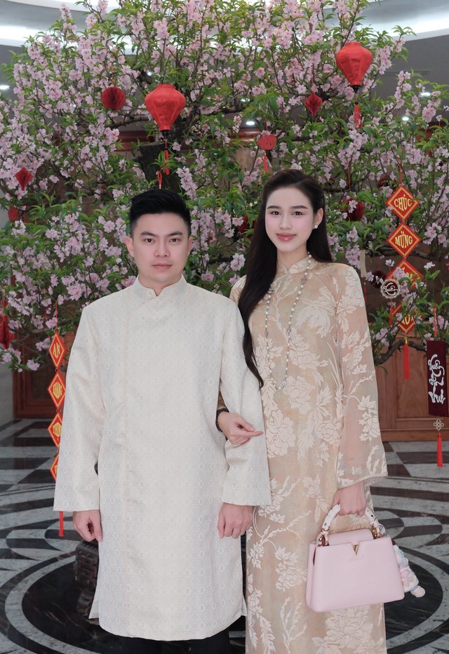 Chồng của Hoa hậu Đỗ Thị H&agrave; tr&uacute;ng cử đại biểu HĐND tỉnh Quảng Trị - Ảnh 1.